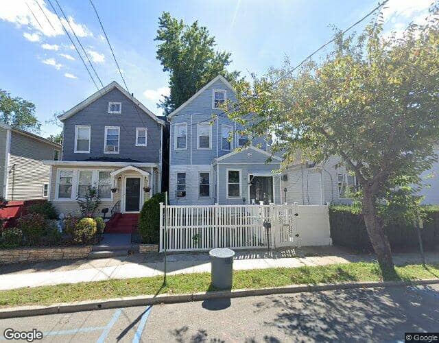 10 Maple St, Garfield